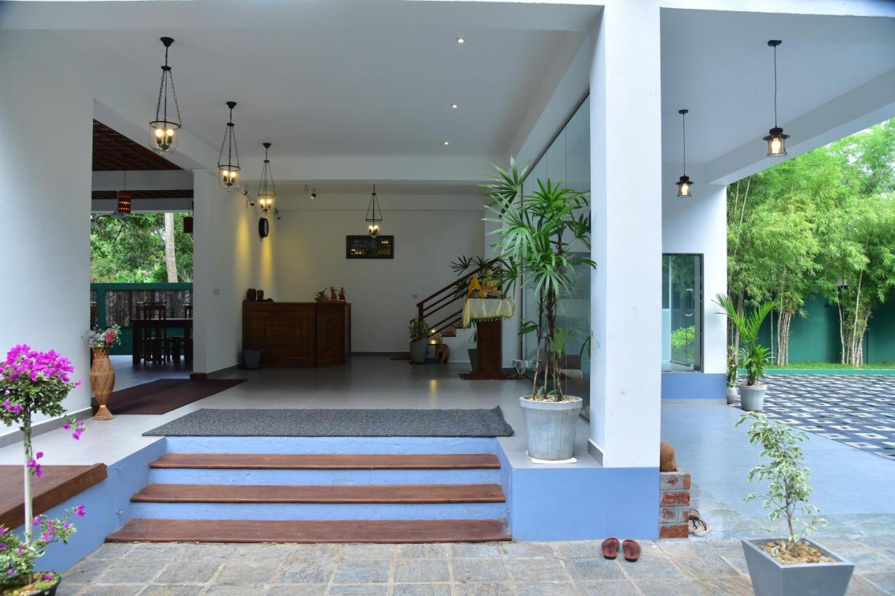 Eden Grand Hotel Dambulla Exterior photo