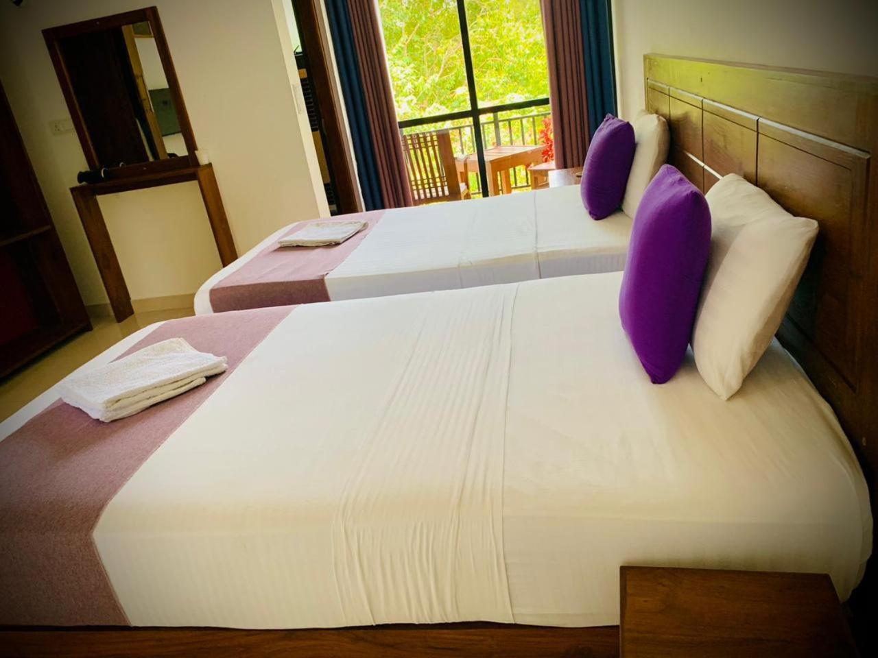 Eden Grand Hotel Dambulla Exterior photo